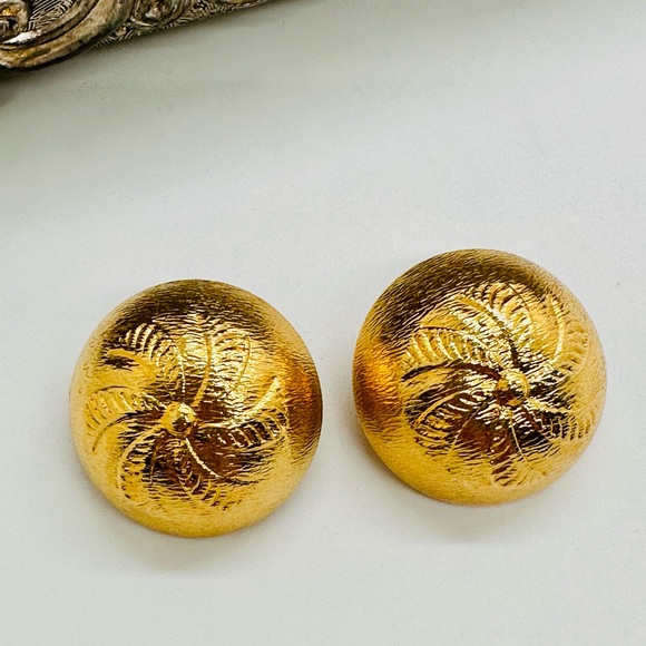 Vintage Modernist Dome Earrings - Picture 13 of 14